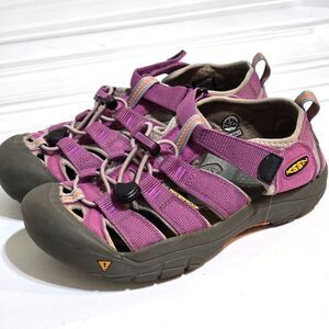 Keen Hiking Sandals Newport H2 Big Girls Fuchsia Sandal Size 3/35 Waterproof EUC
